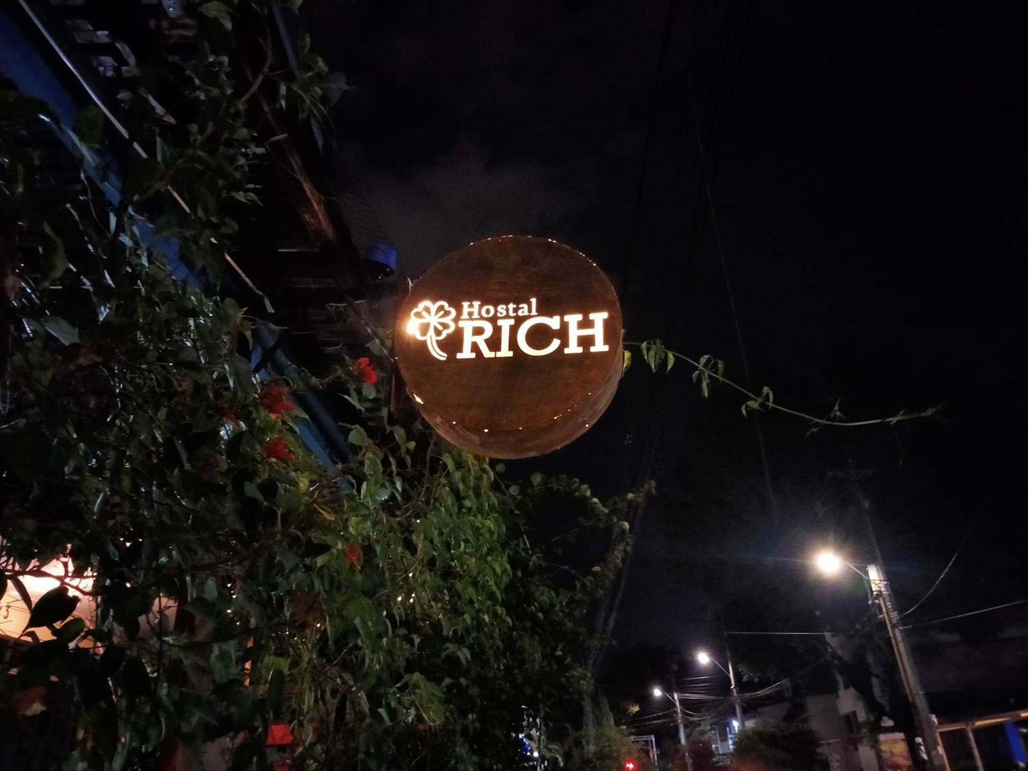 Hostal Rich Medellín Eksteriør billede